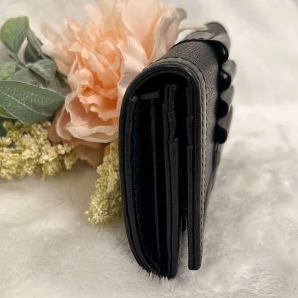 Burberry Continental Wallet in Black Leather - Smooth and Textured - Picture 7 of 16